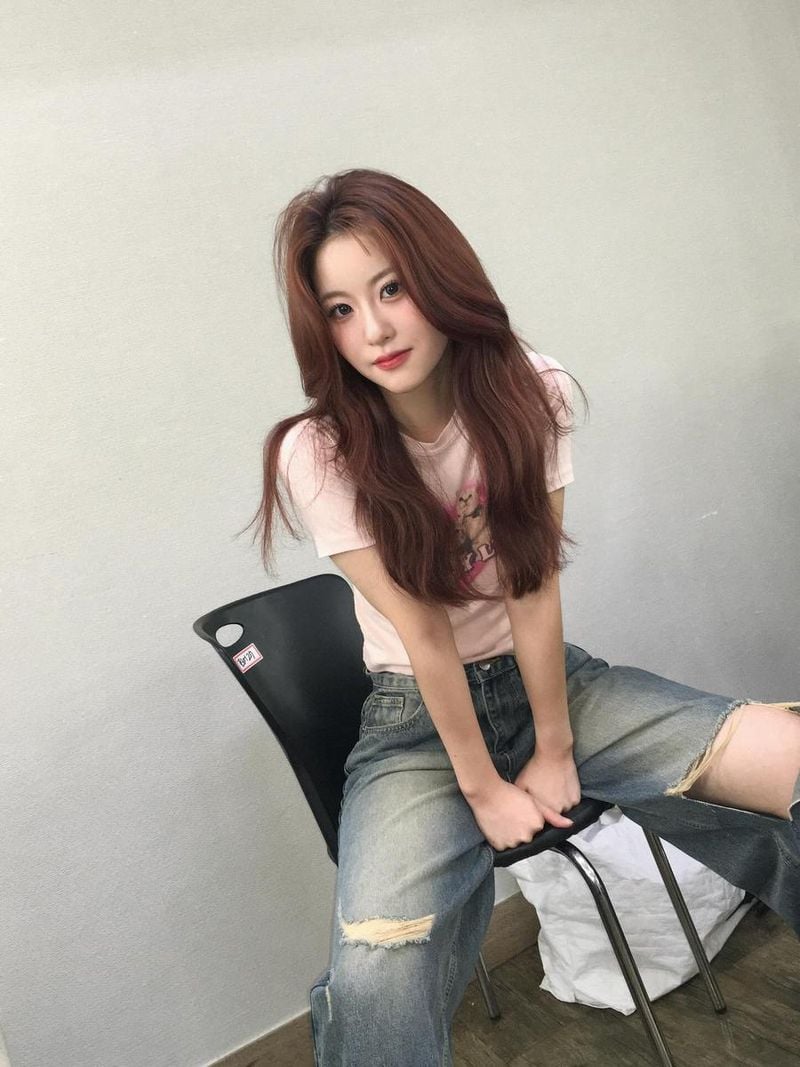 “수줍은 시선 머문 그 자리”…오유진, 무심함 속 온기→청춘 미학 완성 / 가수 오유진 인스타그램