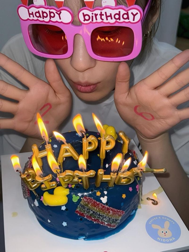 “Happy 26”…이젤, 생일의 설렘→축복 속 소원 빛난 밤 / 가수 이젤 인스타그램