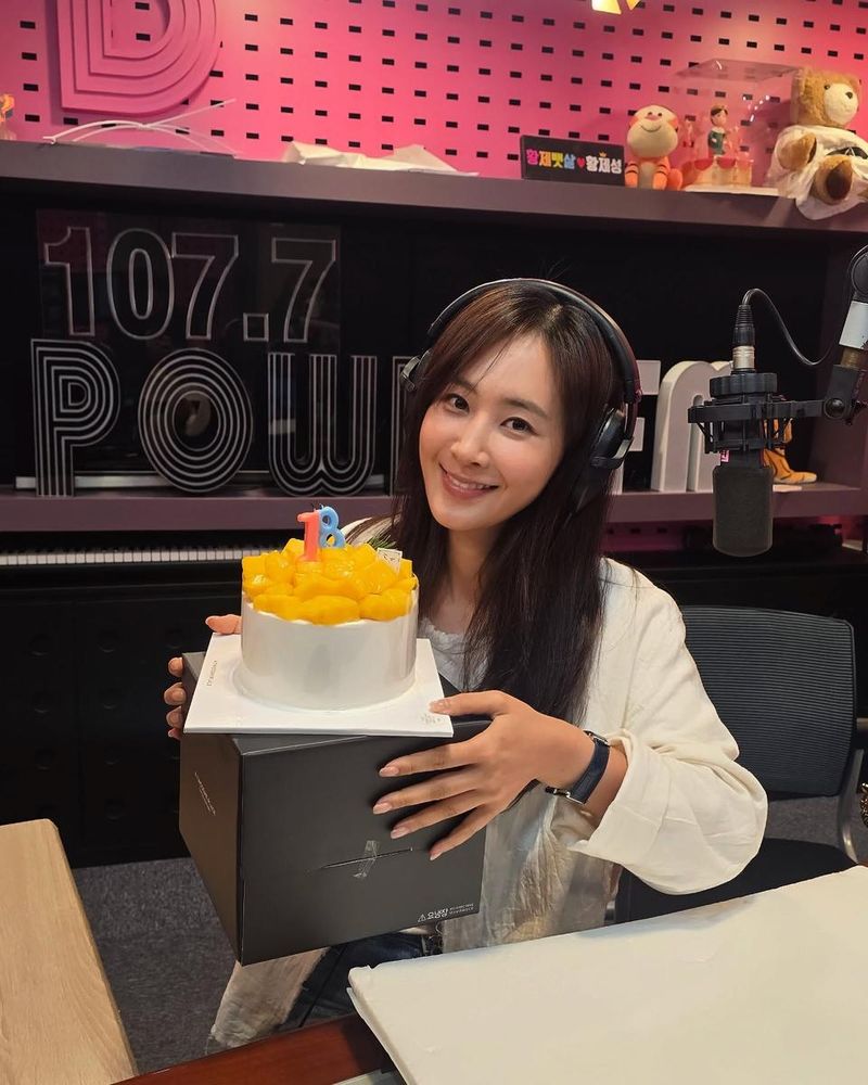 “오랜만에 만난 율디 기분”…권유리, 따스한 스페셜DJ→라디오 감성 가득 / 걸그룹 소녀시대 권유리 인스타그램