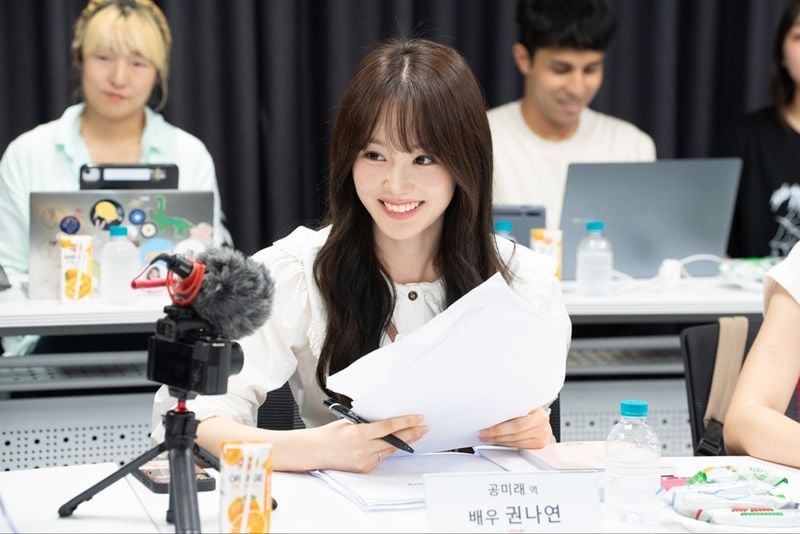 “새로운 로맨스 아이콘”…우아 나나, ‘미래의 미래’ 주인공 변신→올라운더 열연 기대 / U+모바일TV, 스프링이엔티