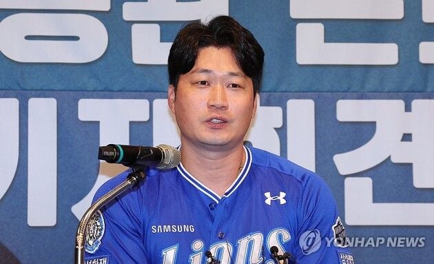 “1,096경기 출전 불멸 기록”…오승환, 은퇴 회견서 모친 향한 눈물 / 연합뉴스
