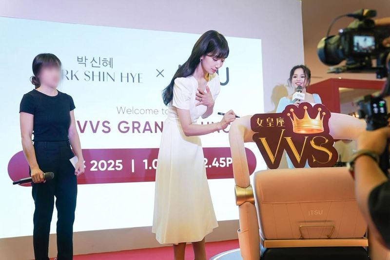 “의미와 기쁨이 가득한 하루”…박신혜, 말레이시아 무대→빛나는 순간 / 배우 박신혜 인스타그램
