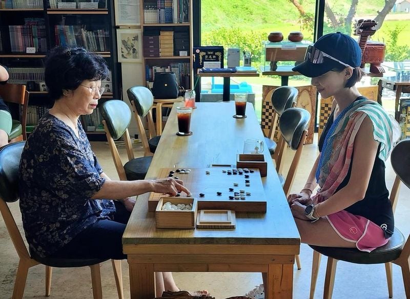 “우리집 느낌 좋아”…윤세아, 무더위 속 강릉 한가로움→가족 바둑 승부 / 배우 윤세아 인스타그램