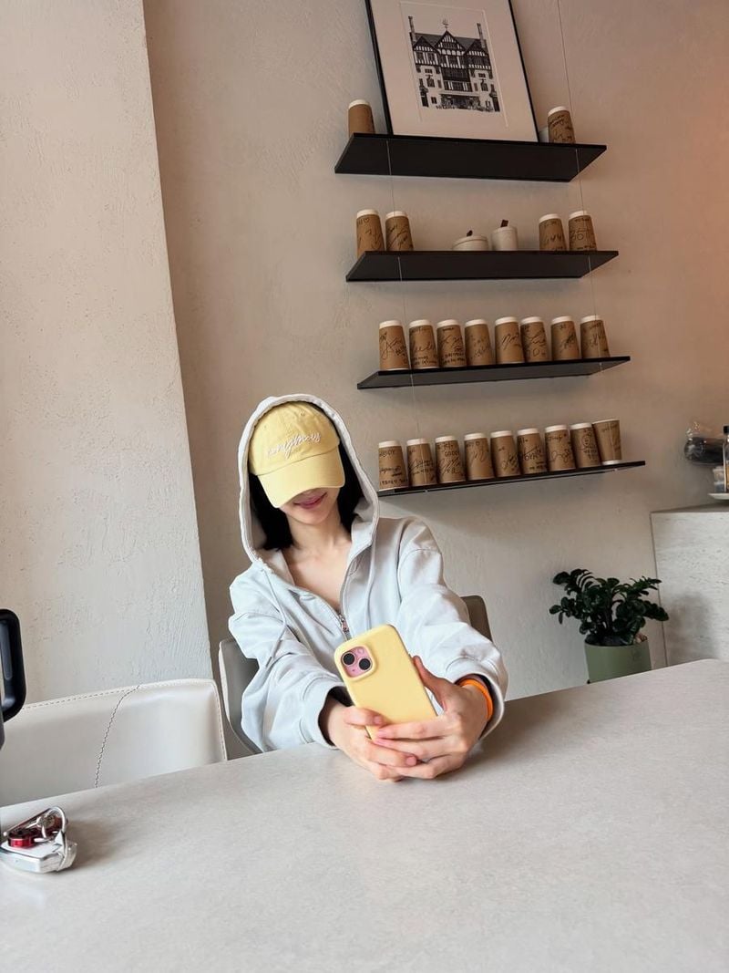 “조용한 오후의 기록”…박지현, 소소한 여유→카페 셀카 감성 / 배우 박지현 인스타그램