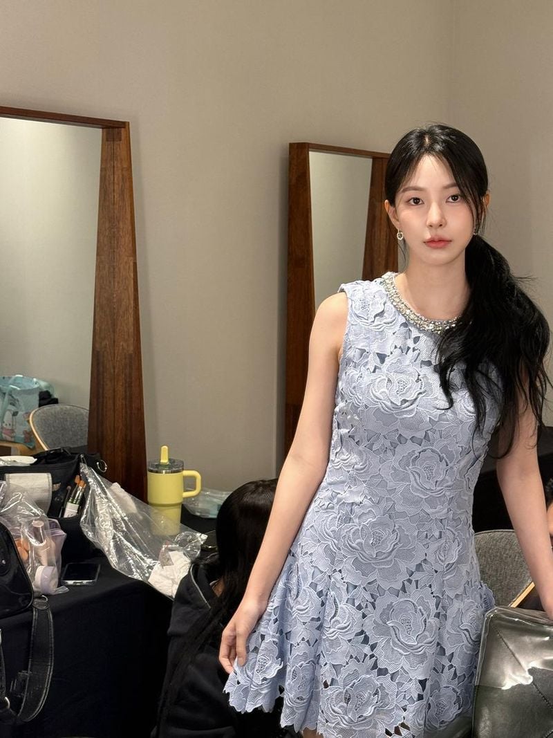 “8월, 햇살처럼 반짝였다”…신수현, 설렘 가득 드레스→변신 예고 / 배우 신수현 인스타그램