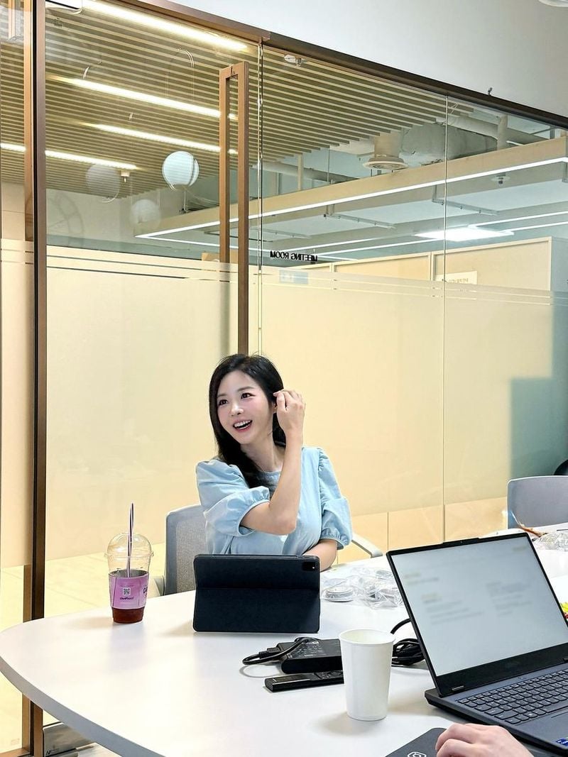 “요즘 제일 자주 듣는 말”…김효진, 사무실의 진심→열정 가득한 도전기 / 아나운서 김효진 인스타그램