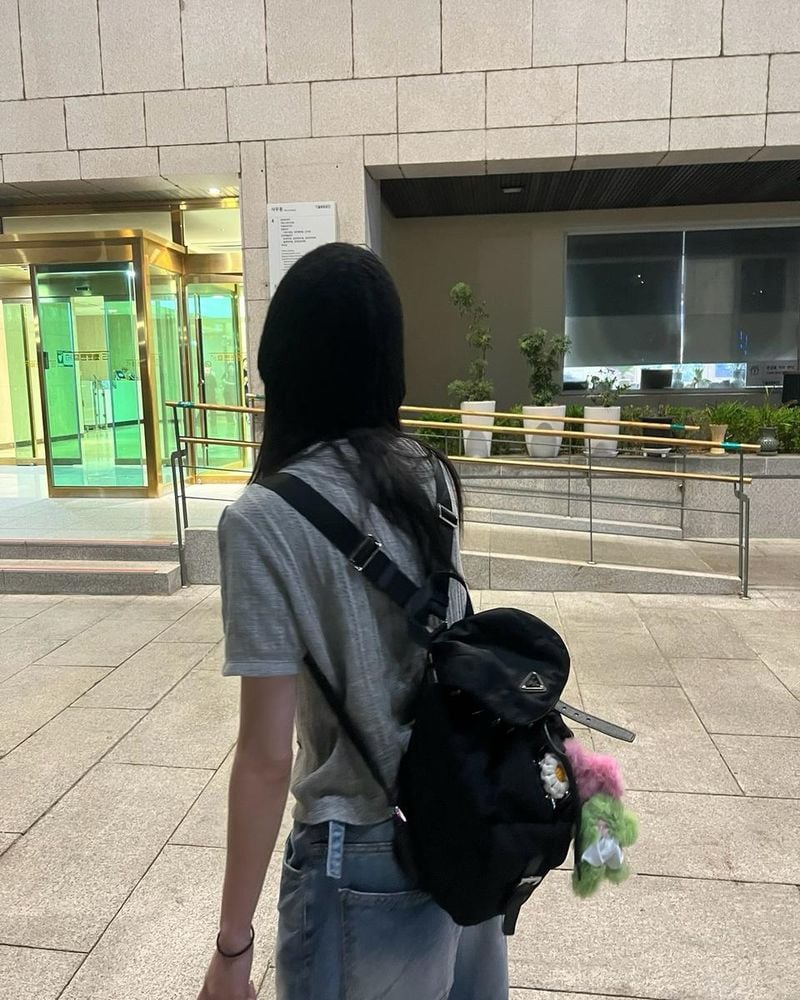 “음악이 흐르는 밤 풍경”…공승연, 회색빛 자유로움→조용한 산책 인증 / 배우 공승연 인스타그램