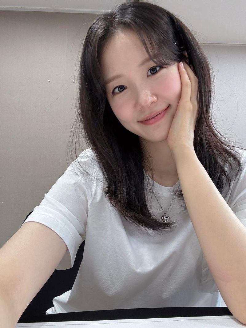 “수줍은 미소 머금고”…장예은, 청량한 여름밤→순수 셀카에 시선 집중 / 아나운서 장예은 인스타그램