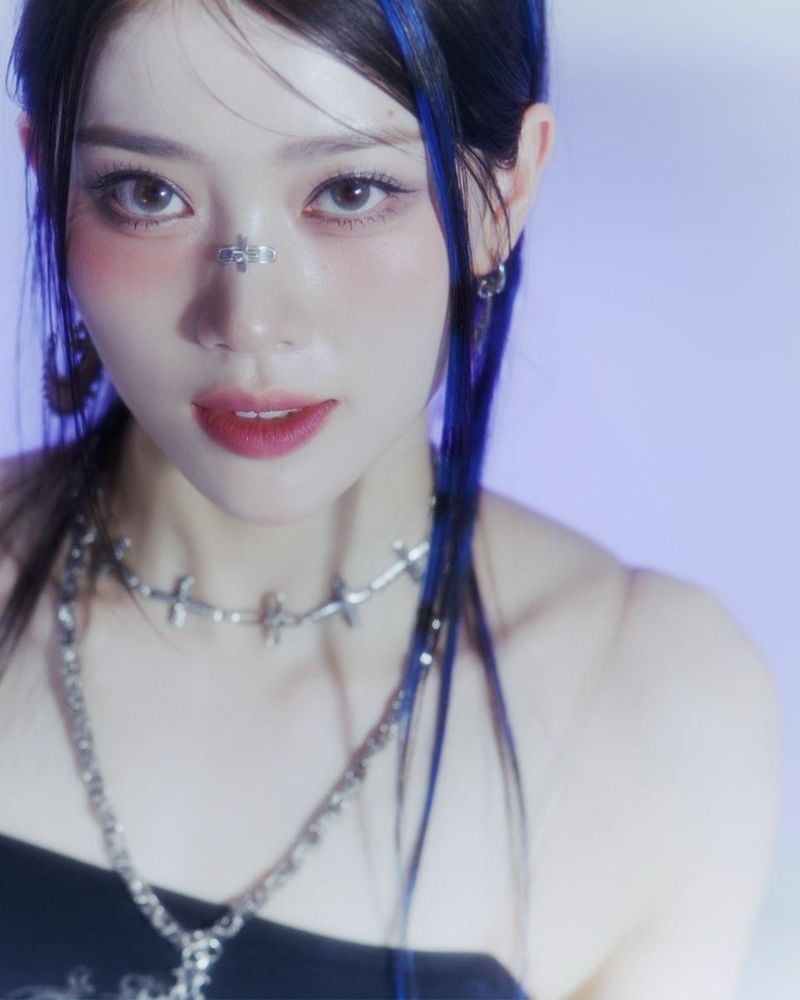 “차가운 시선 너머의 강렬함”…케플러, 몽환적 변신→여름 밤 분위기 압도 / 걸그룹 케플러 인스타그램