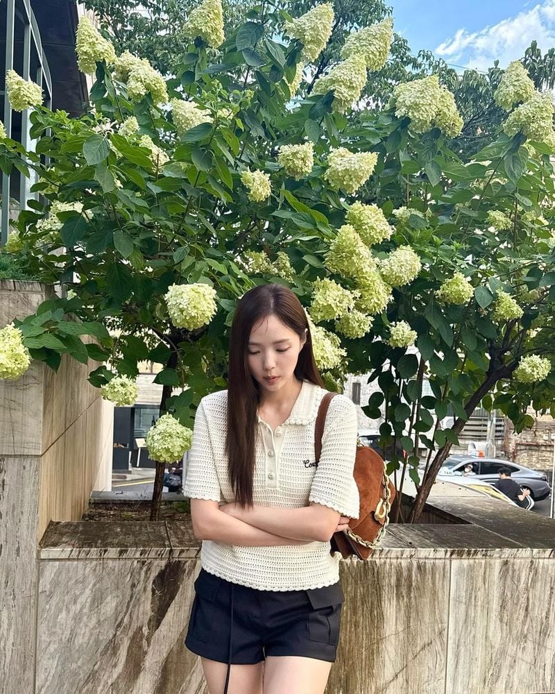“푸른 여름 위로”…채수빈, 청량한 오후→잔잔한 사색의 순간 / 배우 채수빈 인스타그램