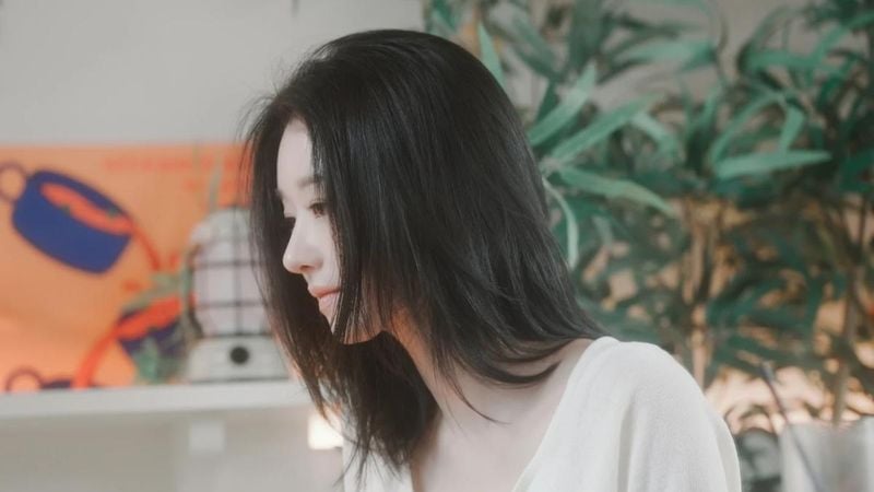 “햇살 따라 내려앉은 순간”…서예지, 담백한 여름 오후→고요한 눈빛 / 배우 서예지 인스타그램