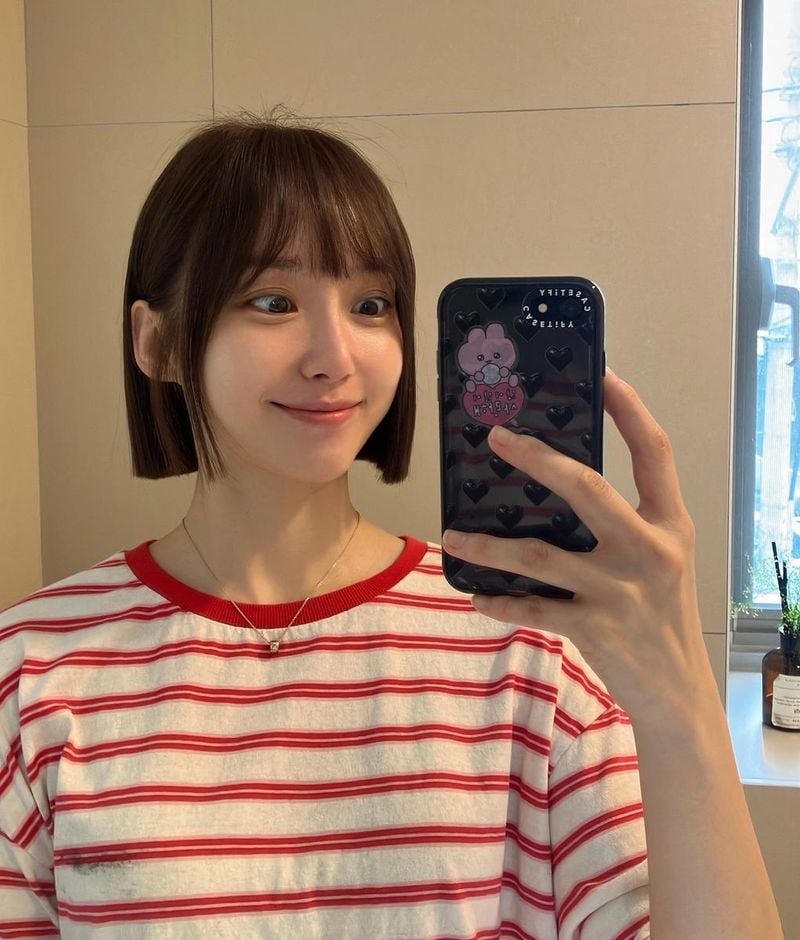 “끼끼끼”…윤태진, 짧은 단발에 미소→장난기 폭발 셀카 / 아나운서 윤태진 인스타그램