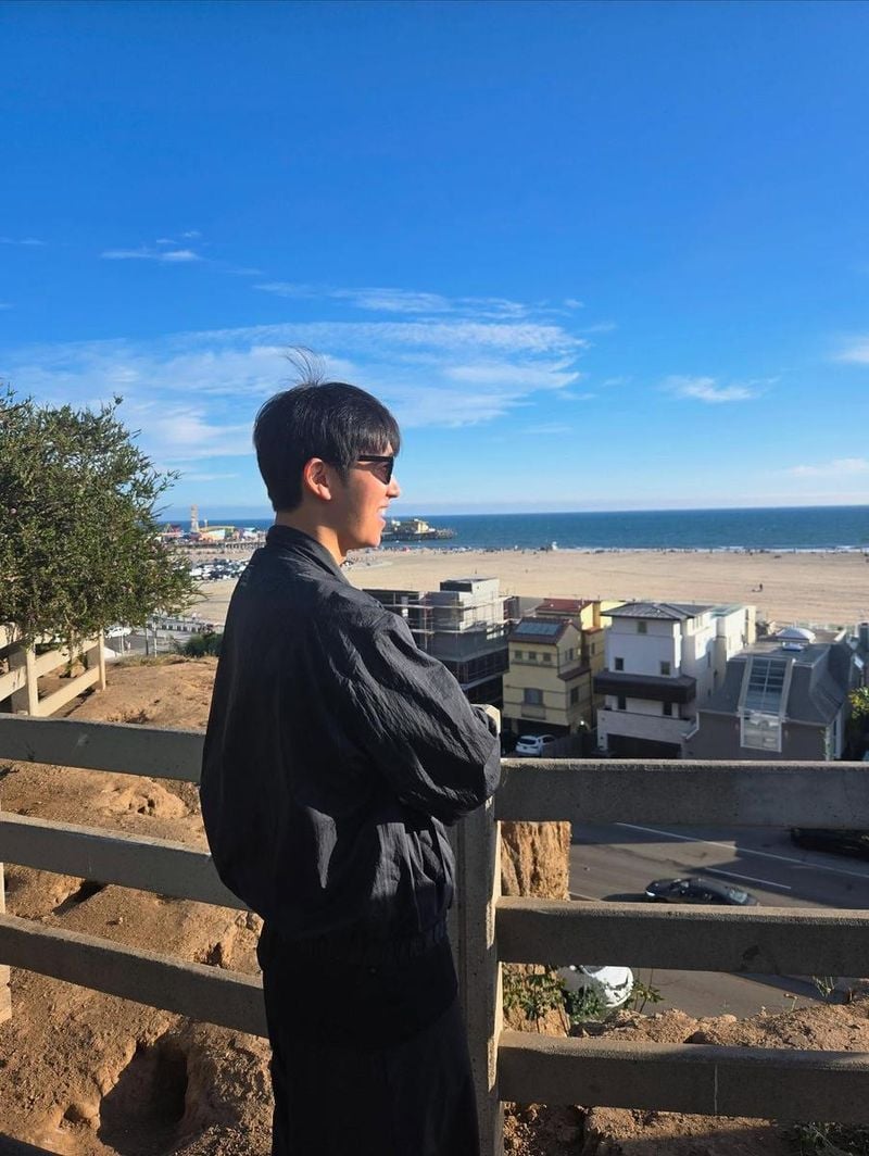 “햇살 아래 깊어진 시선”…임슬옹, LA에서 여름 바람→고요한 순간 / 그룹 2AM 임슬옹 인스타그램
