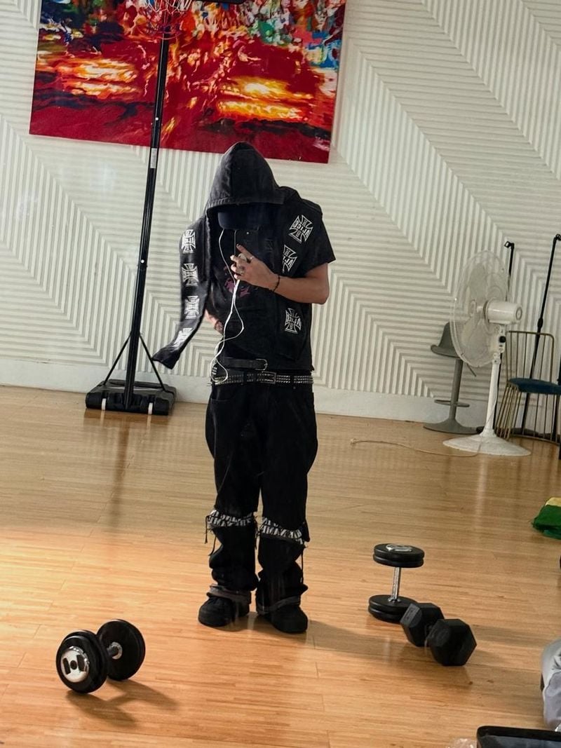 “Locked in for the next era”…이건우, 어둠 속 각오→압도적 카리스마 / 그룹 저스트비 이건우 인스타그램