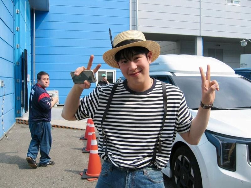 “촬영장에 퍼진 소년의 웃음”…피오, 여름의 청량→밝은 일상 인증 / 그룹 블락비 피오 인스타그램