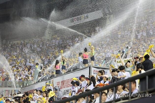 “역대 최소 528경기 900만 돌파”…KBO리그, 매진 신기록 속 관중 증가세 / 연합뉴스