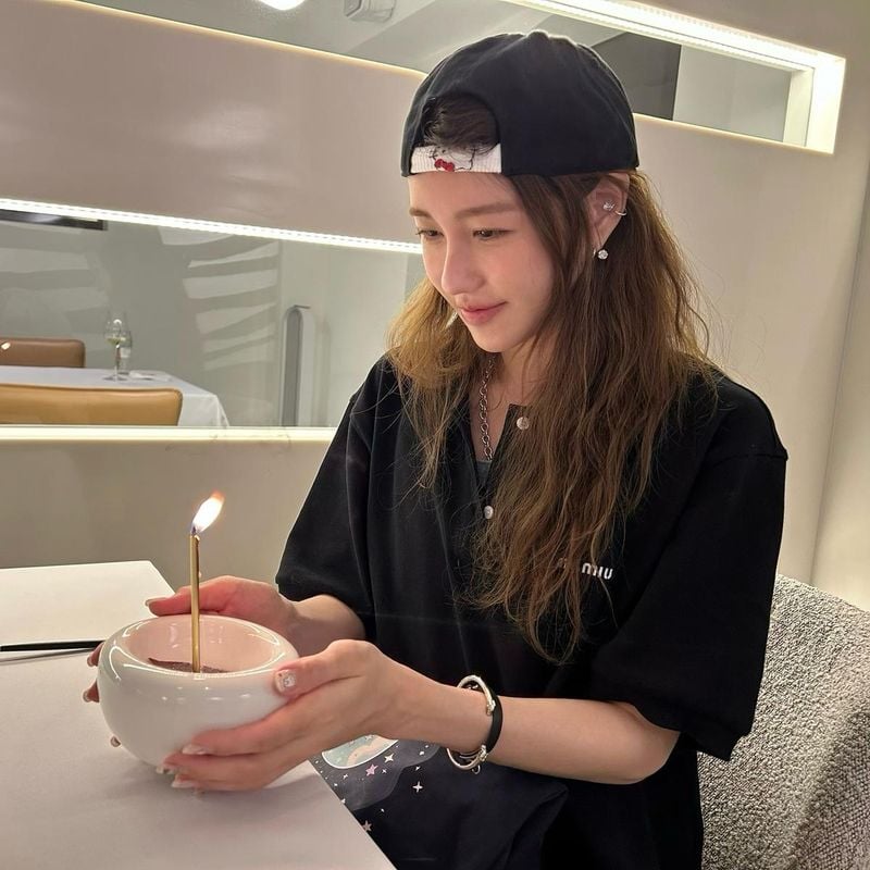 “As always”…이지아, 캔들 앞 미소→잔잔한 변화 예감 / 배우 이지아 인스타그램