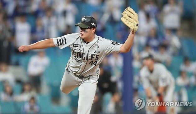 “32.40 자책점 부진”…김서현, ⅔이닝 1실점 한화 뒷문 불안 / 연합뉴스