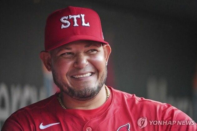 “포수 코치로 복귀”…몰리나, 세인트루이스 홈경기 임시 지도 / 연합뉴스