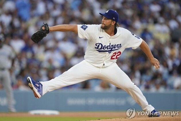 “6이닝 호투 빛났다”…커쇼·셔저, 맞대결서 3천 탈삼진 위업 / 연합뉴스