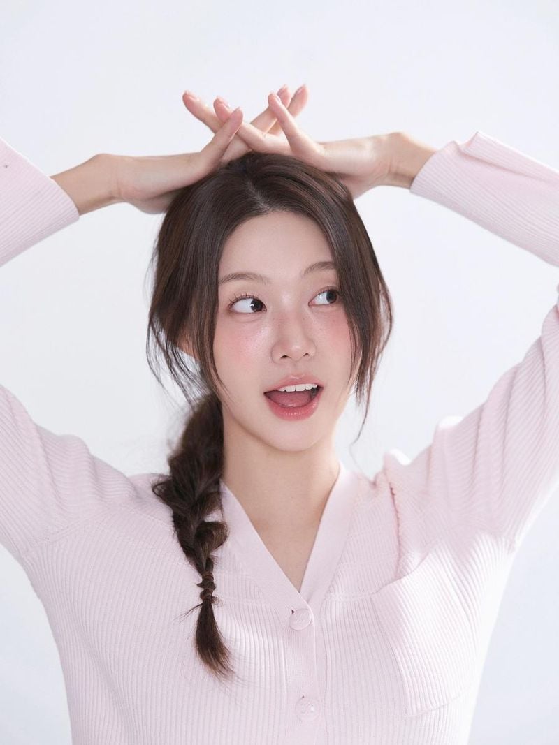 “빛나는 오늘을 그리며”…정유진, 싱그런 여름→순수미 대폭발 / 솔로지옥4 출연자 모델 정유진 인스타그램