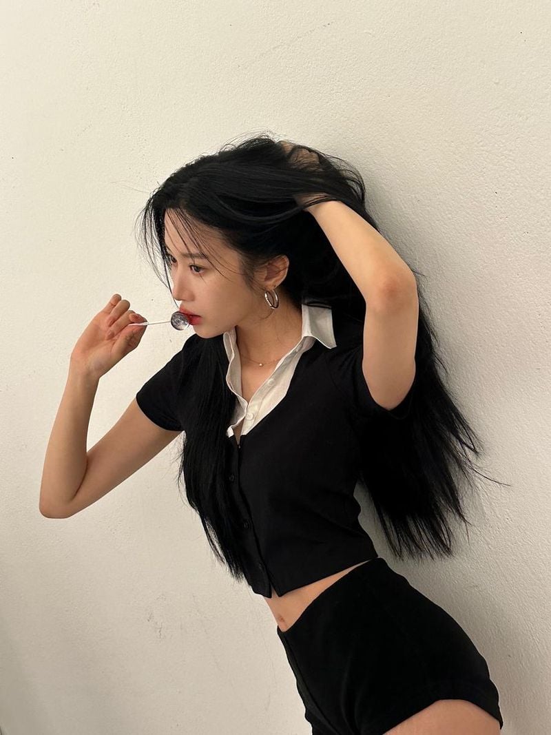 “긴 머릿결에 스친 여름 오후”…문가영, 몰입의 눈빛→청량 감각 / 배우 문가영 인스타그램