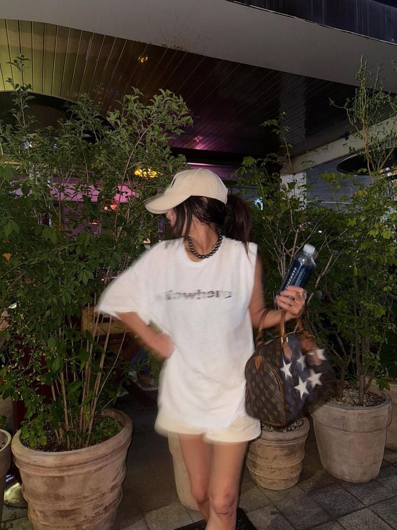 “lovely moments”…황신혜, 여름밤 자유로움→빛나는 존재감 / 배우 황신혜 인스타그램