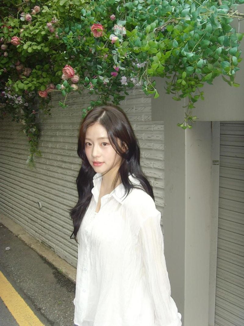 “언제나 열정적인 우리팀에 감사”…채서안, 순백 여름 속 미소→햇살 아래 감성 폭발 / 배우 채서안 인스타그램