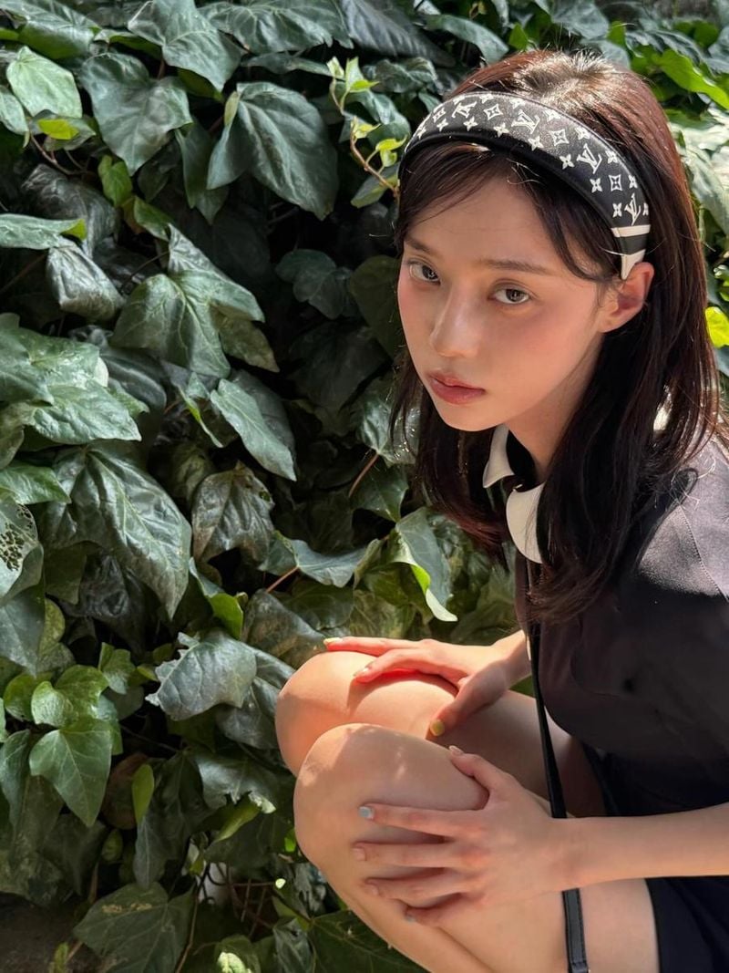 “초록 그림자에 잠시 멈춰”…윈터, 여름 오후→맑은 눈빛의 고요함 / 에스파 윈터 인스타그램