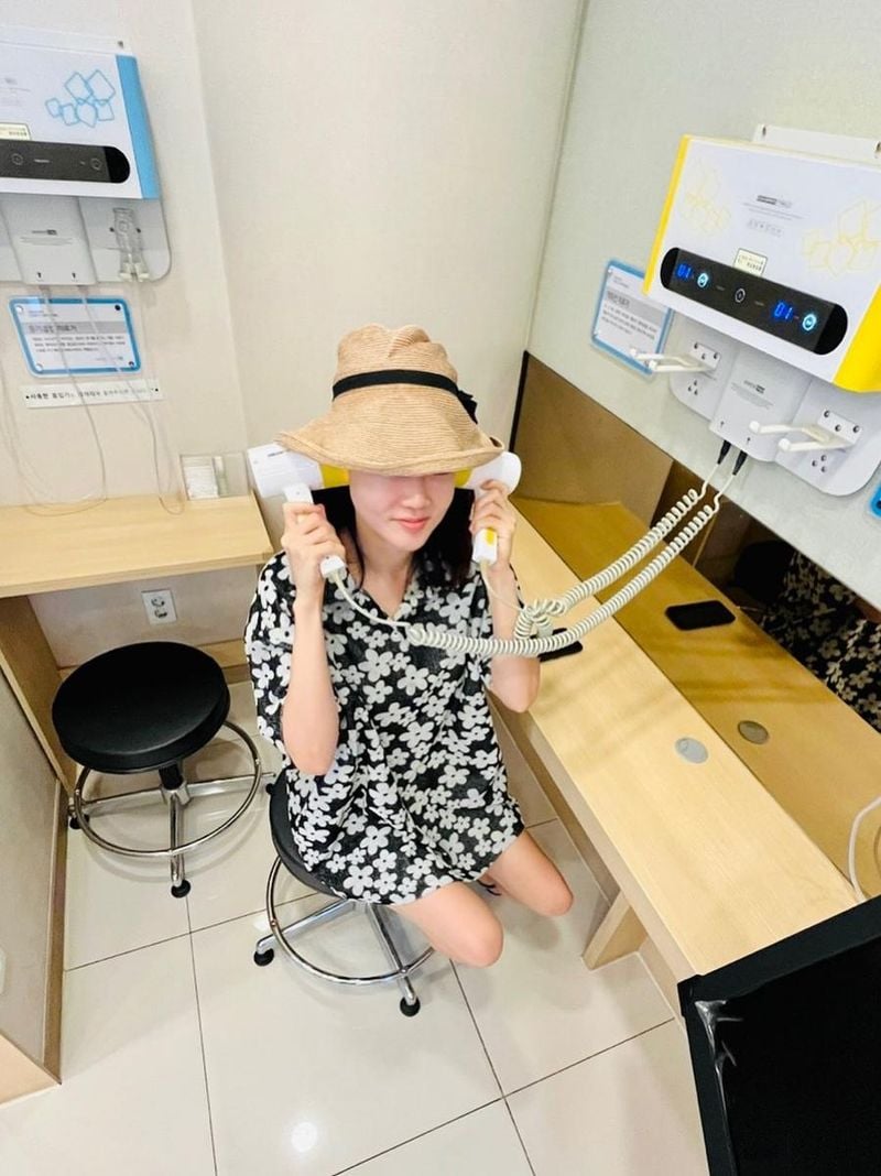 “여보세요..?”…황우슬혜, 전화 너머로 전한 여름→귀여움 폭발 / 배우 황우슬혜 인스타그램