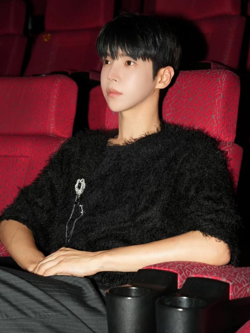 “왜곡된 믿음의 흔적”…현우, 적막한 극장 속→깊은 여운 담은 시선 / 배우 현우 인스타그램