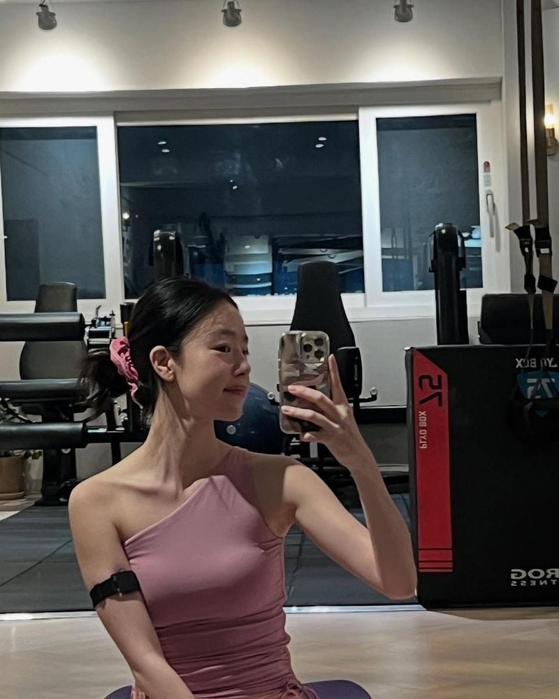 “고요한 셀카 속 환한 미소”…한선화, 운동 후 여유→싱그러운 여름 분위기 / 배우 한선화 인스타그램
