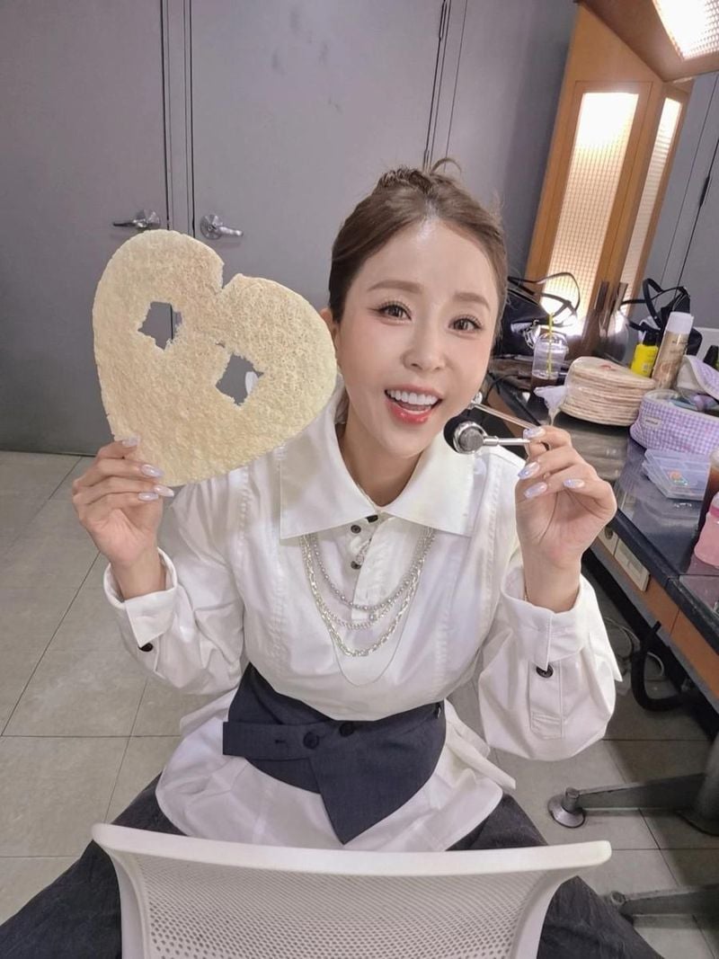 “유행은 계속된다”…신지, 무대 비하인드→유쾌 에너지 폭발 / 코요태 신지 인스타그램