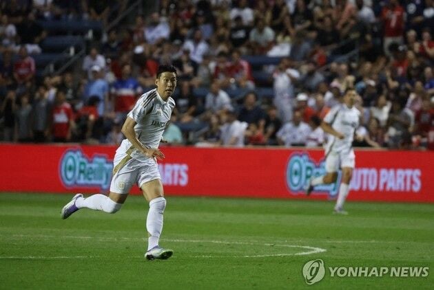 “동점 페널티킥 유도”…손흥민, MLS 데뷔전서 LAFC 2-2 무승부 견인 / 연합뉴스