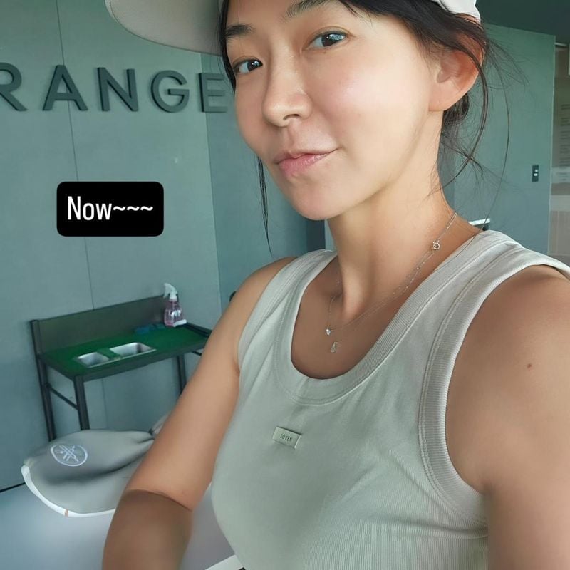 “덥다… 저녁 전 짧은 여유”…심이영, 여름날 땀방울→솔직 매력 / 배우 심이영 인스타그램