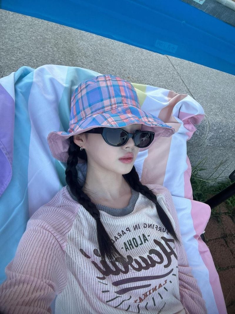 “바라바라밤이라는 속삭임”…김시아, 여름 해 질녘→감성 눕샷 / 배우 김시아 인스타그램