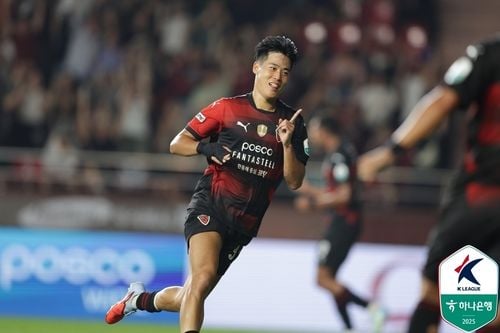 “홍윤상 결승골”…포항, 광주 1-0 제압하며 4위 도약 / 연합뉴스