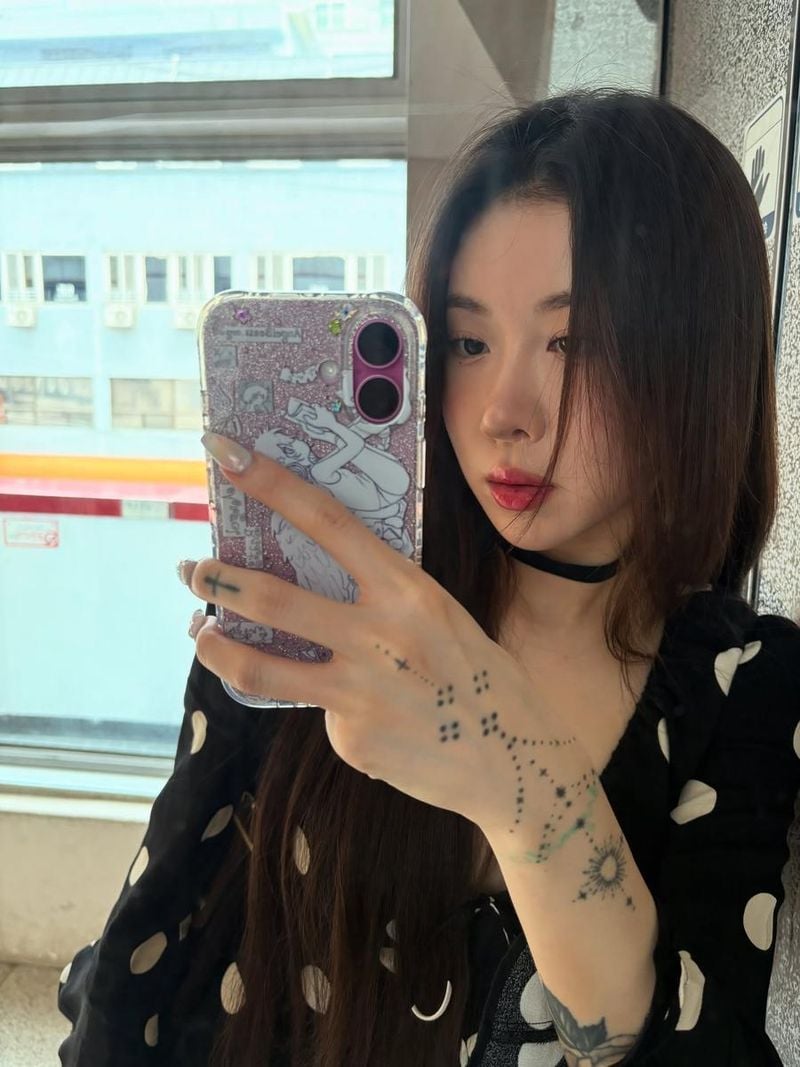 “will you be sweeter to me, August”…백예린, 깊은 시선에 깃든 여름→갤러리 속 고요한 변주 / 가수 백예린 인스타그램