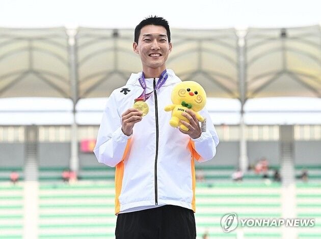 “가벼운 통증으로 불참”…우상혁, 하일브론 대회서 시즌 무패 행진 ‘일시 멈춤’ / 연합뉴스