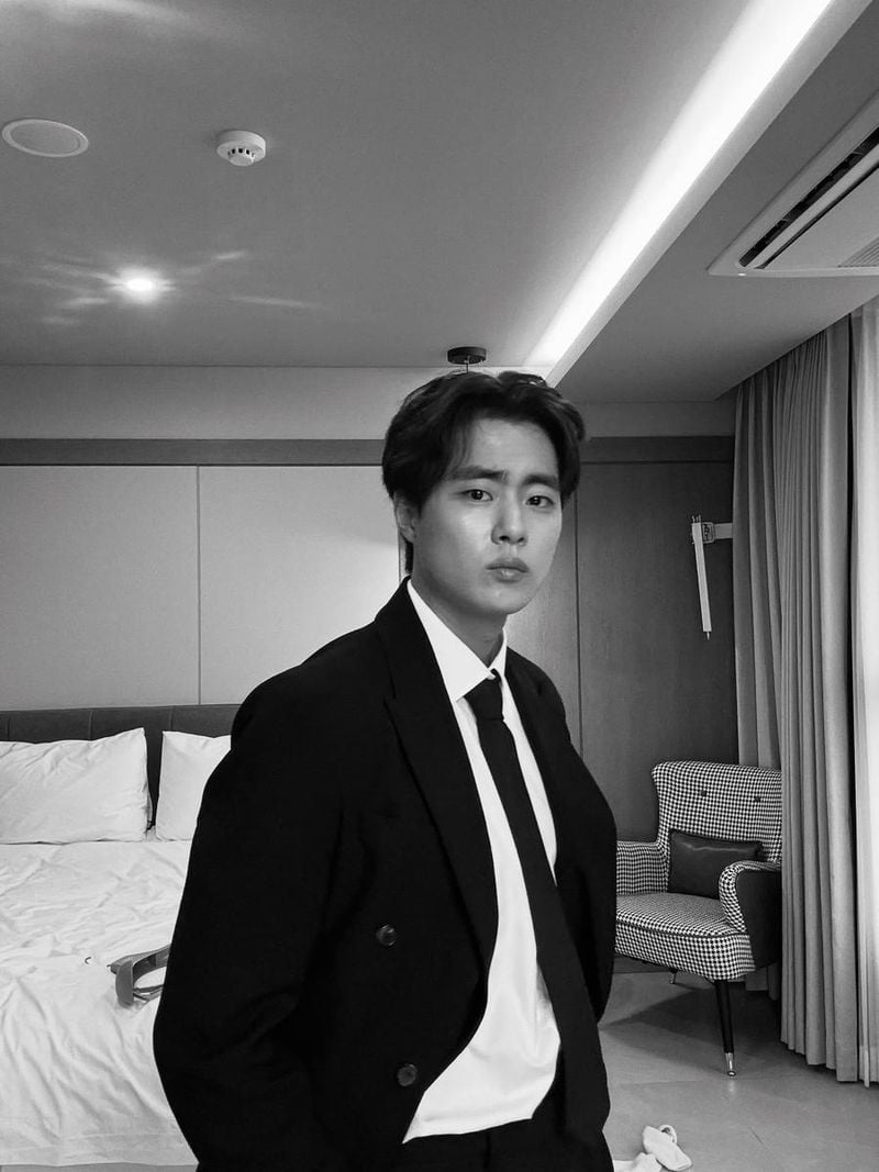 “깜장 하루”…조병규, 차분한 시선→흑백 여운 가득 / 배우 조병규 인스타그램