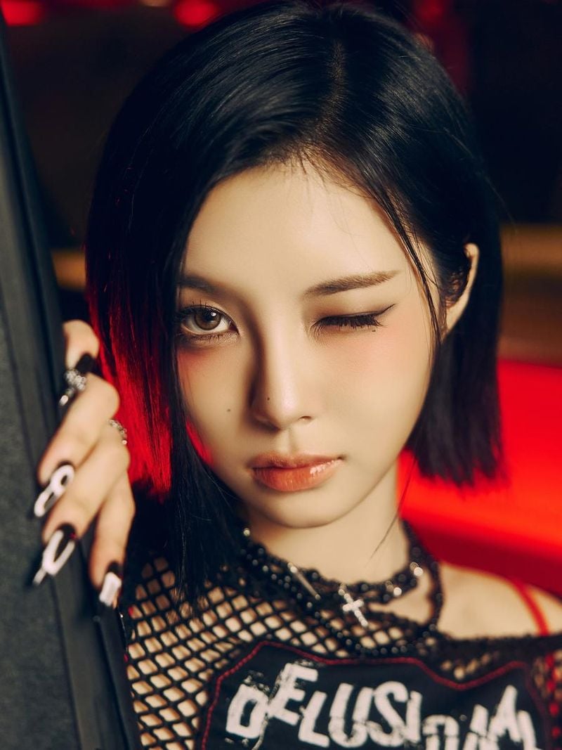 “단 한쪽 눈빛에 빠져든다”…김다연, 강렬함 가득→도발적 시선 변신 / 걸그룹 케플러 인스타그램