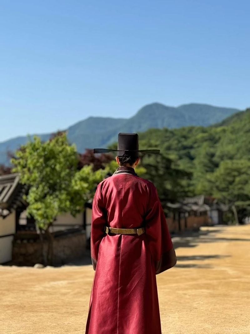 “고마웠어 지석아 잘가”…윤균상, 새 바람 앞에 선 나는→고요한 여름 한복 인증 / 배우 윤균상 인스타그램