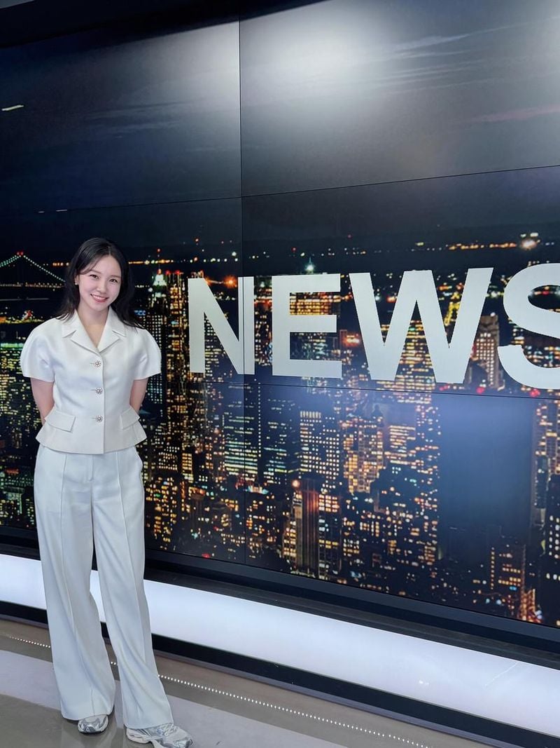 “백만년만에 NEWS of room”…장예은, 환한 미소→스튜디오 복귀 기운 / 아나운서 장예은 인스타그램