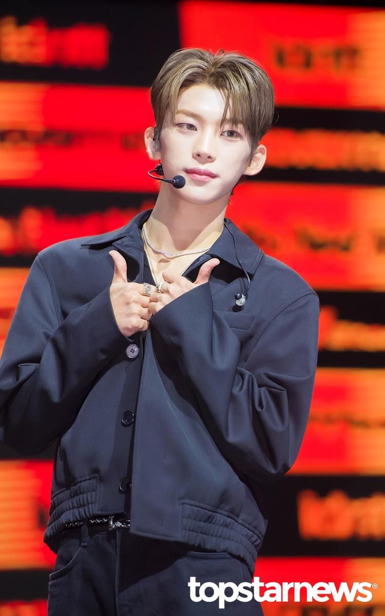 아이덴티티(idntt) 유네버멧 김도훈 / 톱스타뉴스 HD포토뱅크