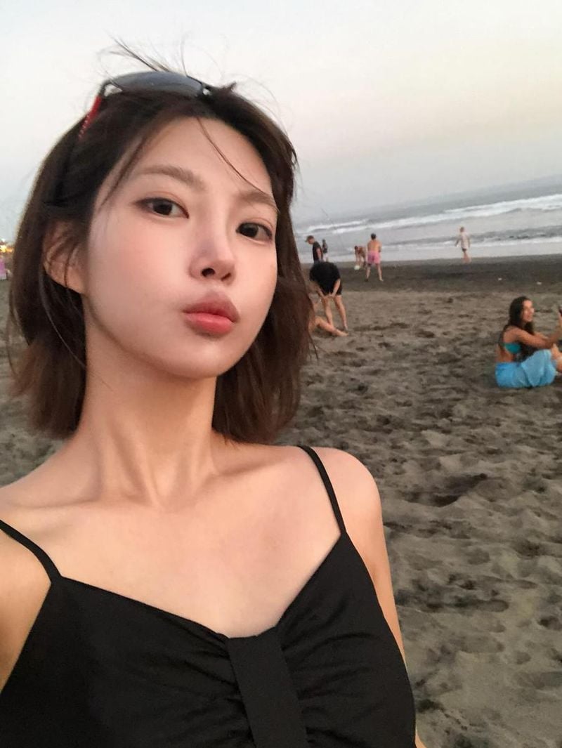 “도망친 곳에도 천국은 있더라고요”…박나언, 여름밤 바다→자유의 순간 포착 / 환승연애2 출연자 인플루언서 박나언 인스타그램