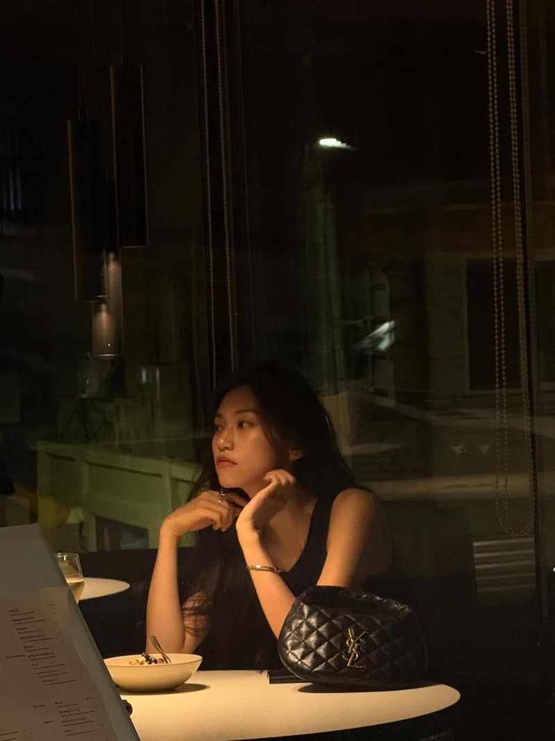 “은은한 조명에 잠긴 밤”…김도연, 고요한 여름밤→감성적 아우라 / 걸그룹 위키미키 김도연 인스타그램