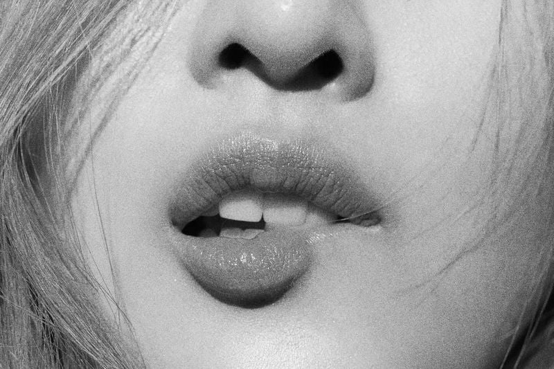 “셀프 러브의 순간”…조이, 몽환적 여름 밤→강렬한 존재감 / 걸그룹 레드벨벳 조이 박수영 인스타그램