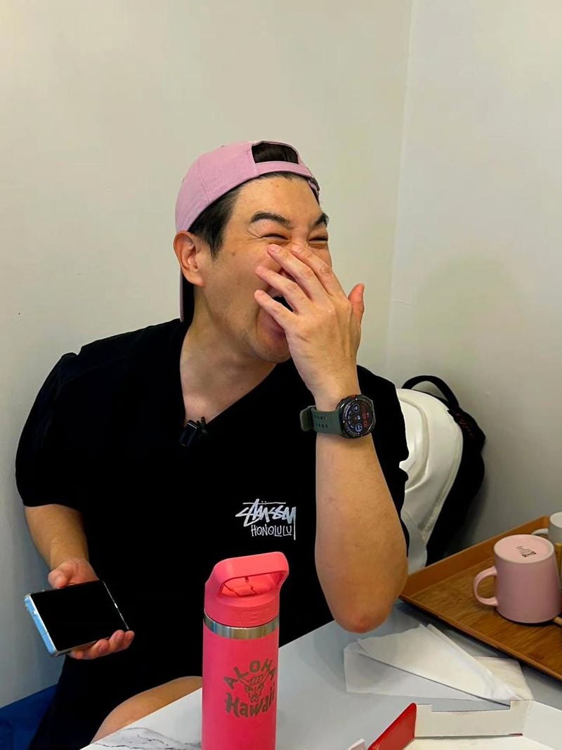 “기분 좋은 웃음”…한상진, 소년처럼 밝은 순간→유쾌한 테이블 인증 / 배우 한상진 인스타그램