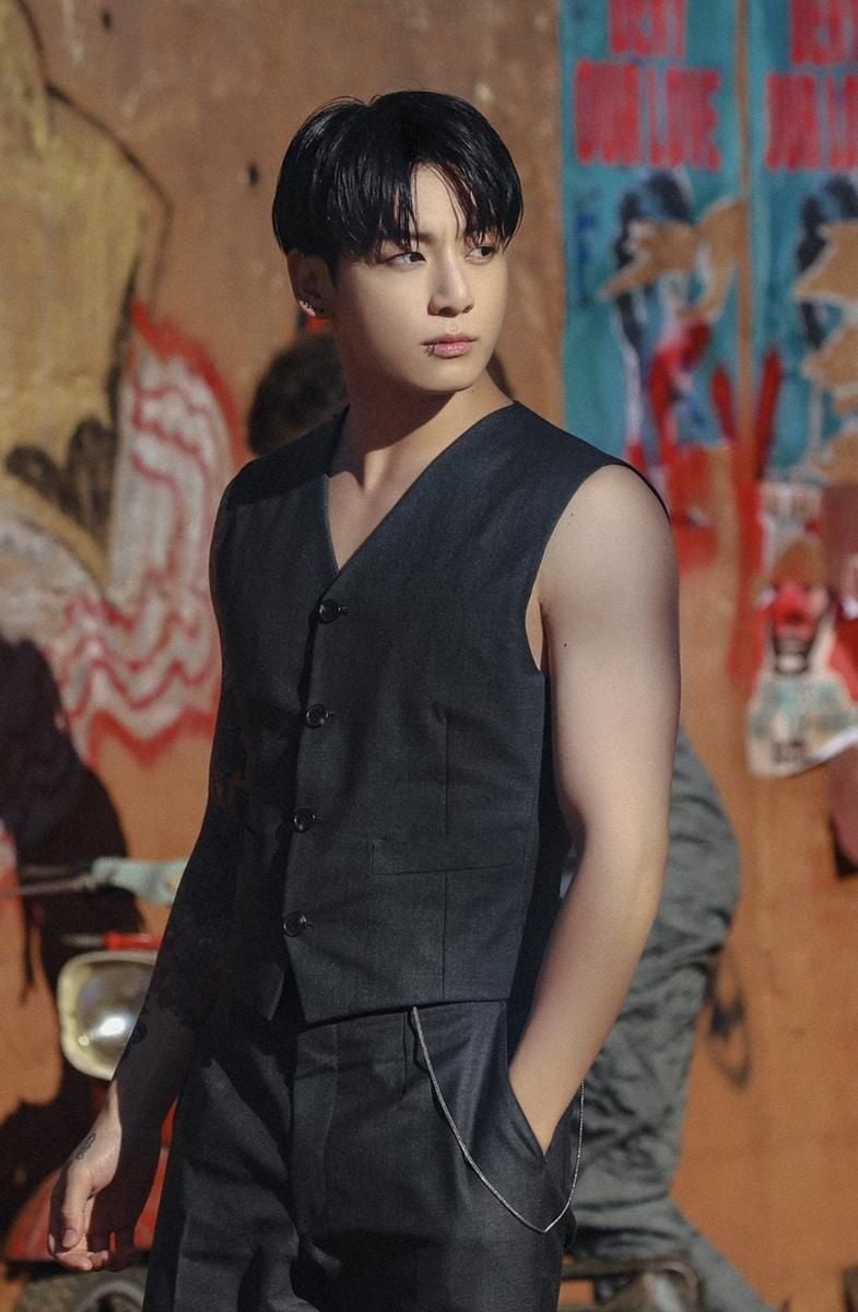 “차트를 넘어 기록 새겼다”…방탄소년단 정국, ‘Standing Next to You’ 영국·미국 동시 롱런→글로벌 영향력 증명