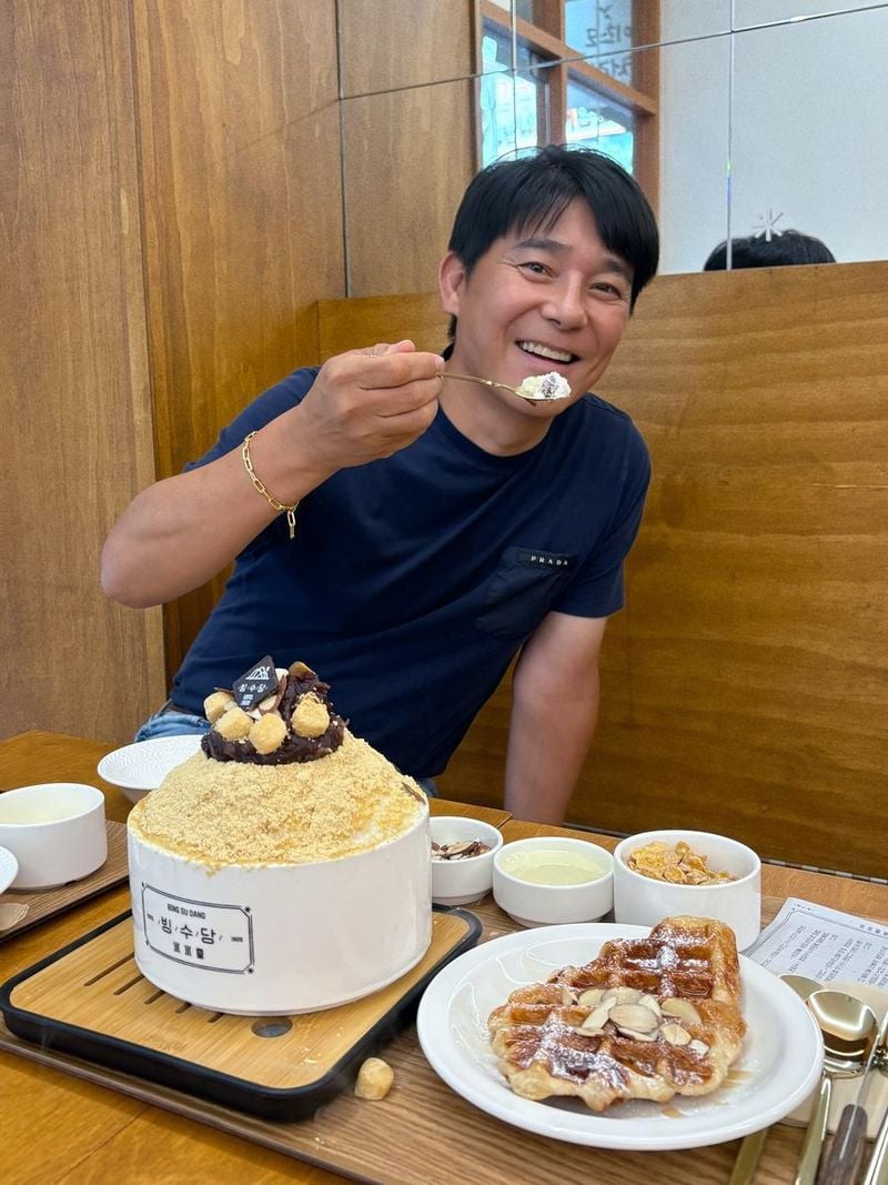 “달콤함 한입의 행복”…임창정, 여름 오후→빙수 앞 활짝 미소